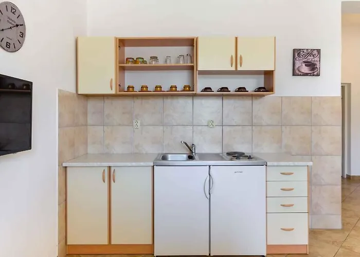 One-bedroom Near Sea 3 Apartman