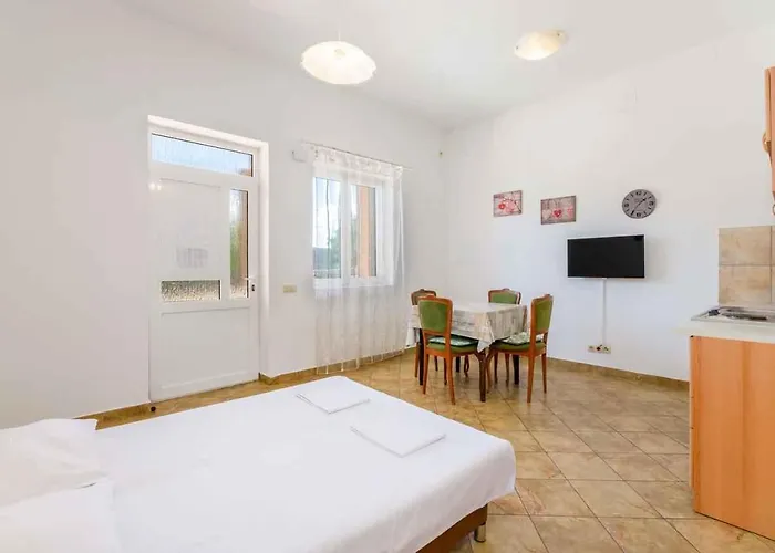 One-bedroom Near Sea 3 * Crikvenica