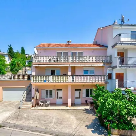 One-bedroom Near Sea 3 Apartment
