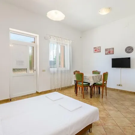 Apartment One-bedroom Near Sea 3 Crikvenica