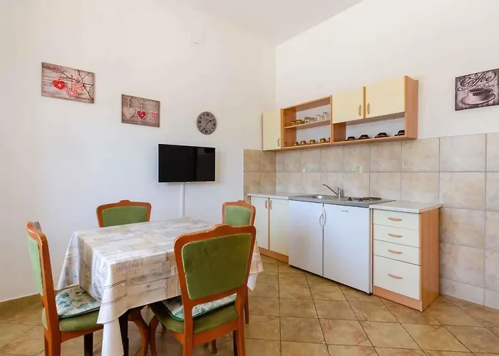 One-bedroom Near Sea 3 * Crikvenica