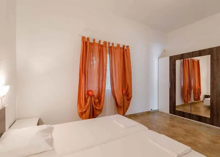 One-bedroom Near Sea 3 Apartment *